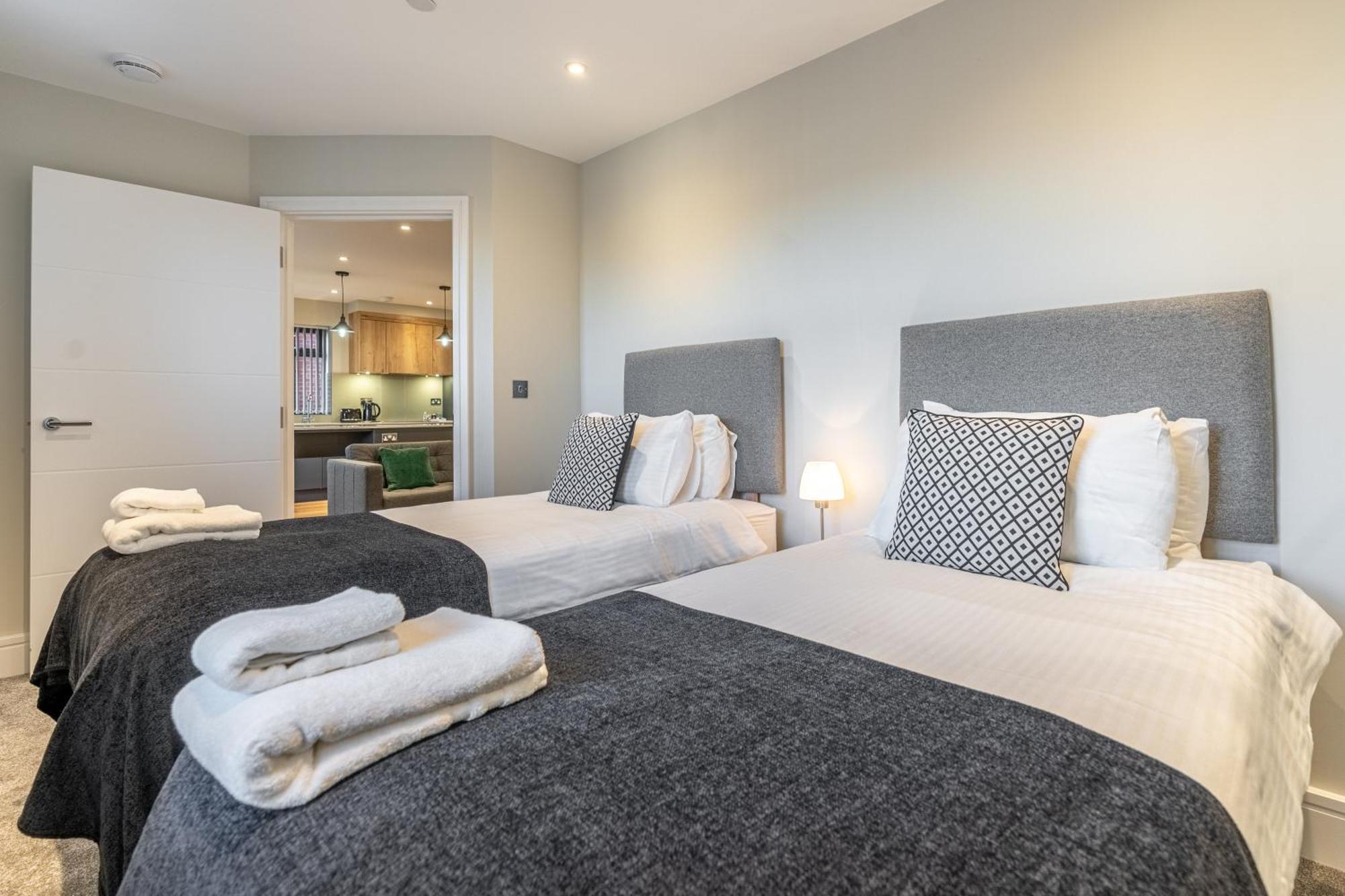 Bond House By Celador Apartments Reading Extérieur photo